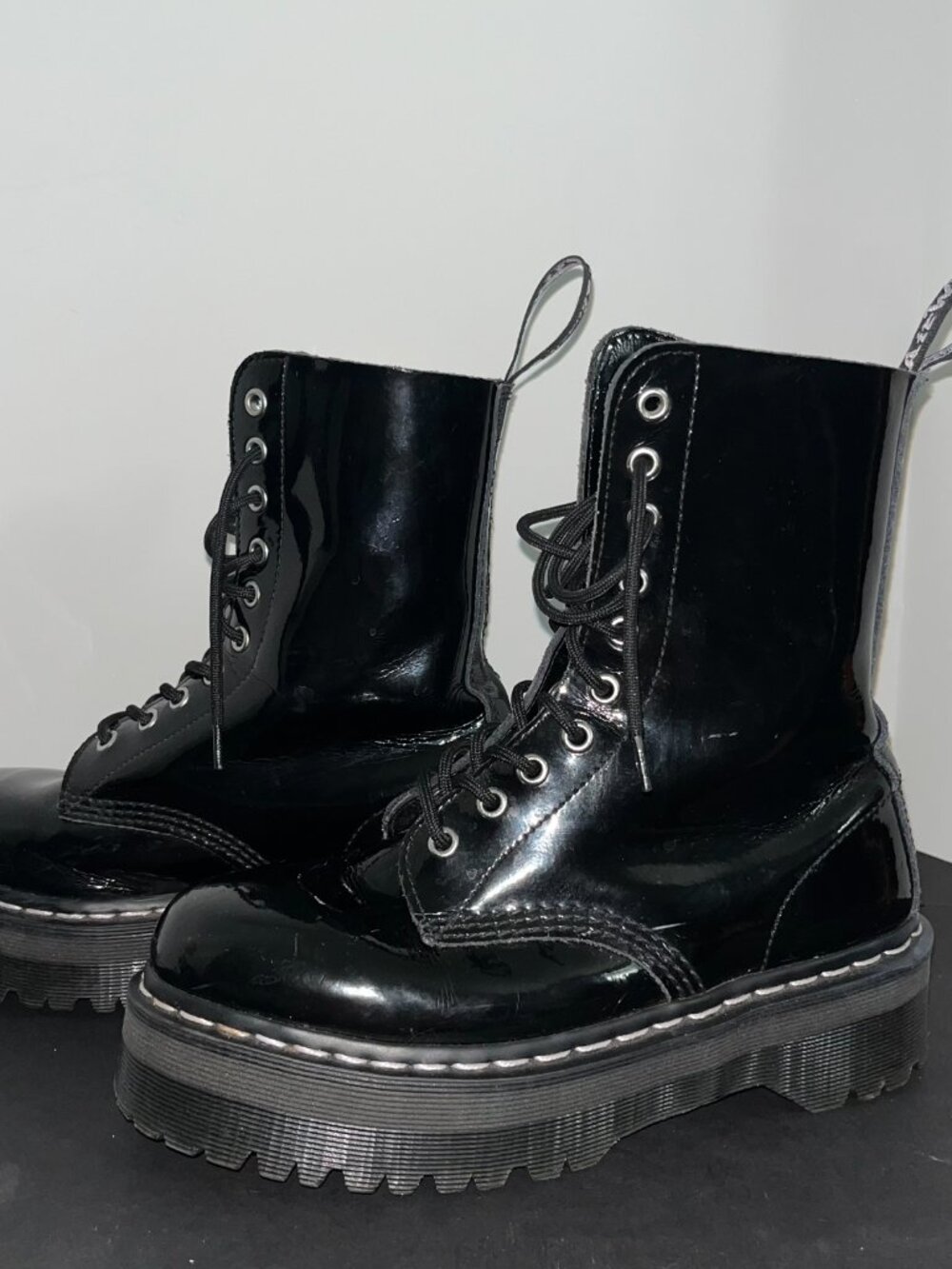RARE - Dr. Martens Aggy 1490 10 hole Docs - US 8 W